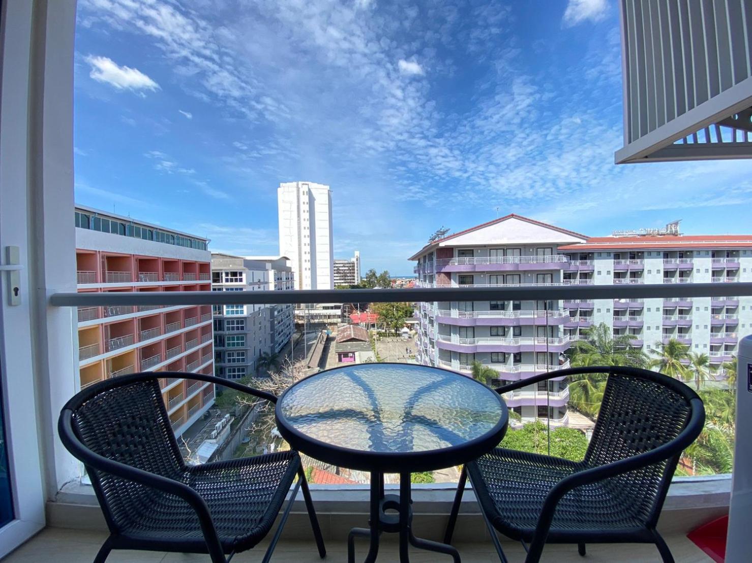 Grand Avenue Suites X Monthstayz Thailand Pattaya Dış mekan fotoğraf